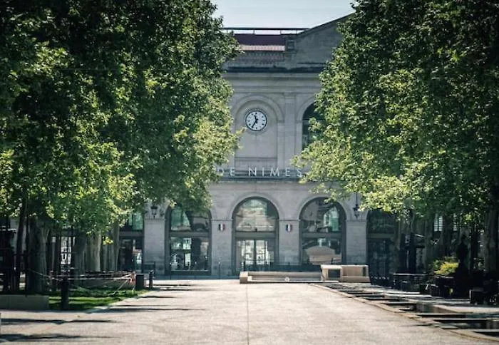 Cosy Au Coeur De L'ecusson - Arenes A 2 Min * نيم